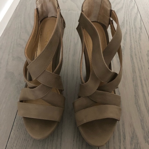 Chinese Laundry Nude Wedges in size 7 - Picture 2 of 6